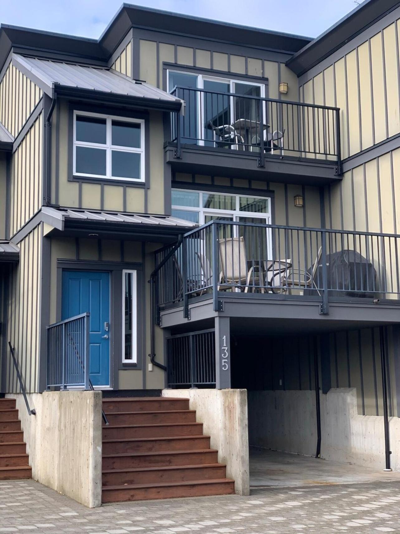 Race Rocks Townhouse - Sooke Villa Exterior photo